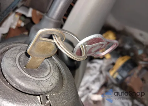 2005 Chevrolet Tahoe Z71 z USA, uszkodzony, nr VIN 1GNEK13T85R197490